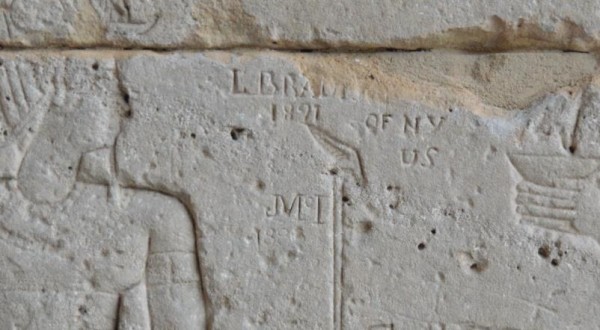 Reizigersgraffiti in de tempel van Dendur